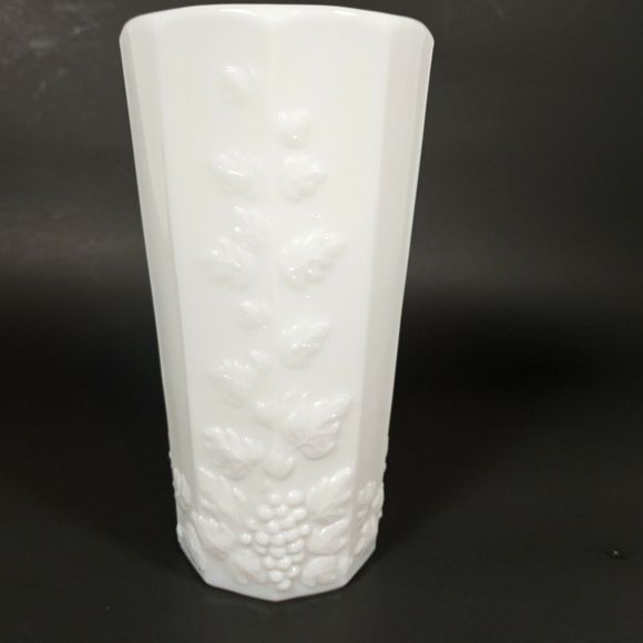 1 Grapevine White MILK GLASS Tea Glass, WEST MORELAND Cottage County Farmhouse - Picture 3 of 12